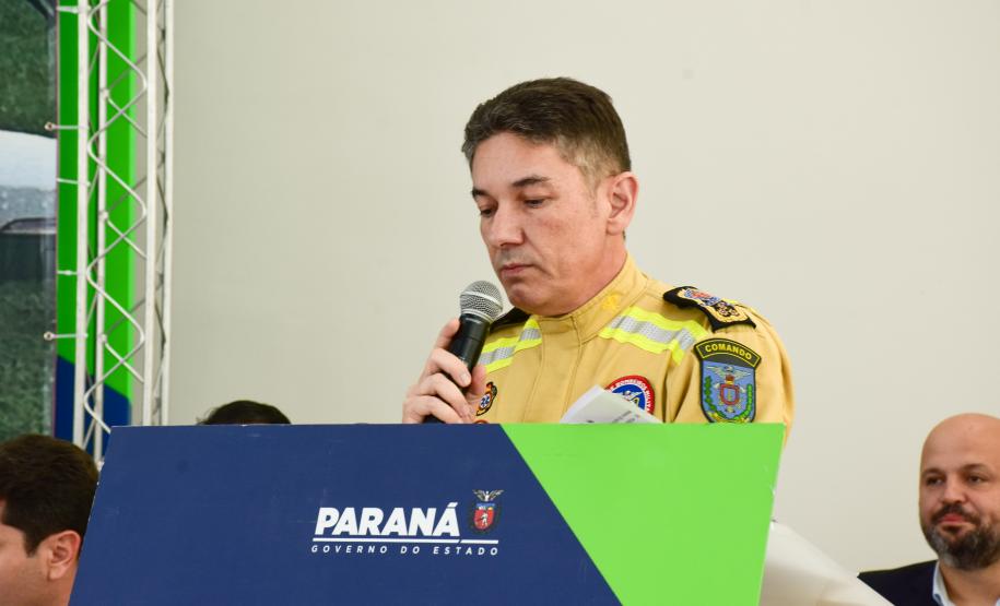 Entrega de equipamentos para a Defesa Civil e CBMPR.