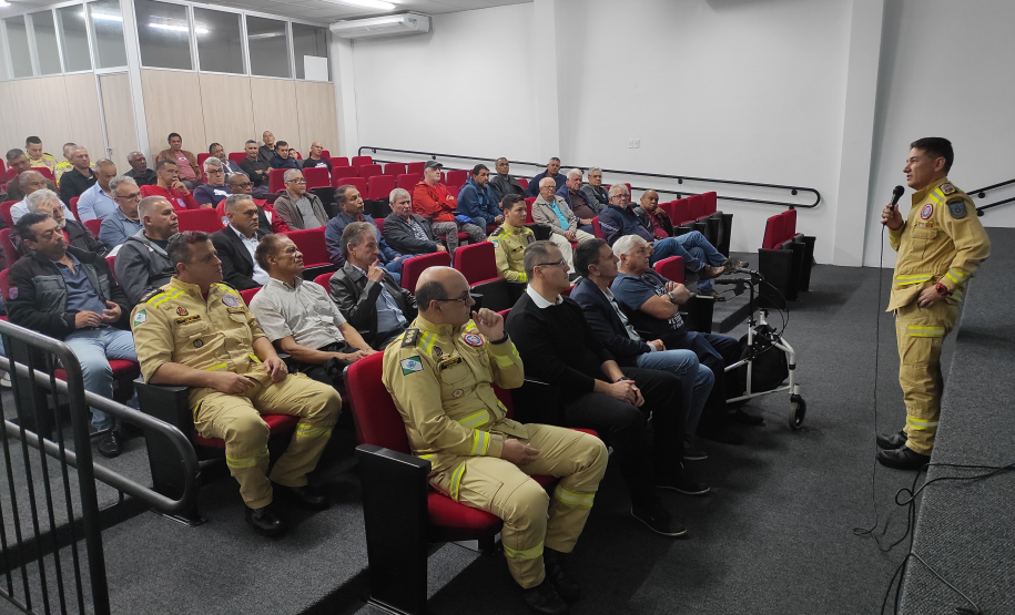 Café com Veteranos: evento realizado pelo CBMPR em 17 de outubro de 2023