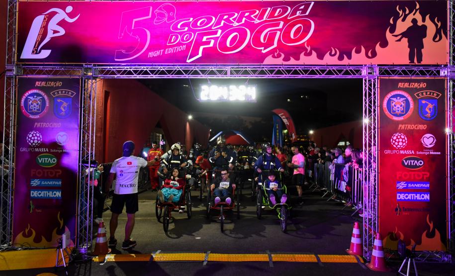 Imagens da 5ª Corrida do Fogo, realizada em Curitiba no dia 25/11/2023.