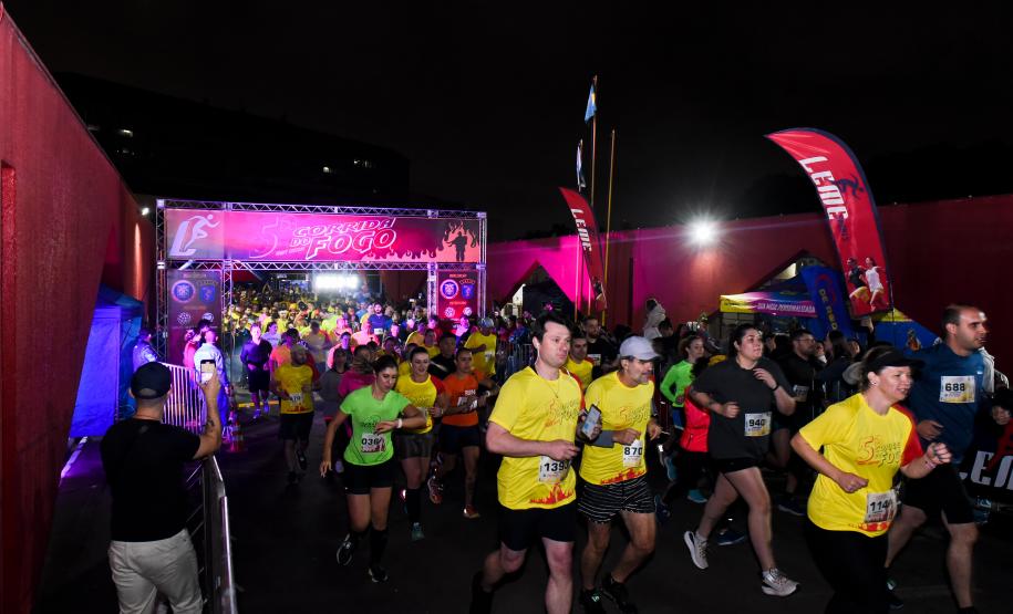 Imagens da 5ª Corrida do Fogo, realizada em Curitiba no dia 25/11/2023.