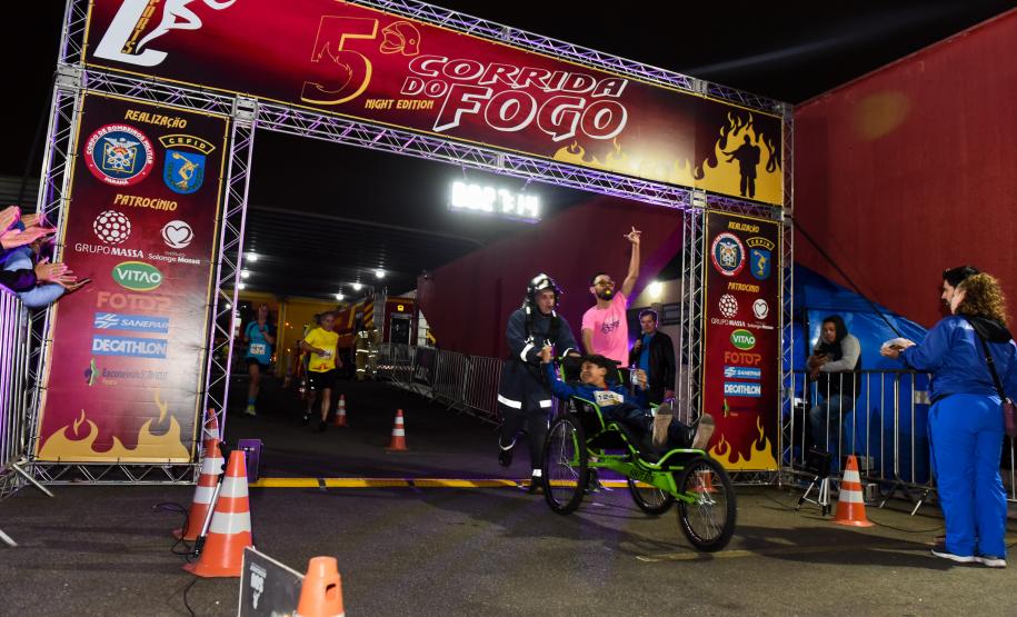 Imagens da 5ª Corrida do Fogo, realizada em Curitiba no dia 25/11/2023.