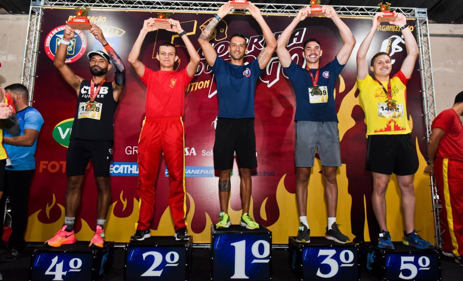 Imagens da 5ª Corrida do Fogo, realizada em Curitiba no dia 25/11/2023.