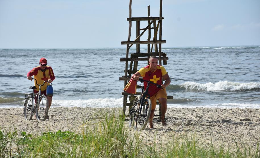 Imagem do 3º Piriathlon de Areia, promovido pelo CEFID-CBMPR em Matinhos. Janeiro de 2024