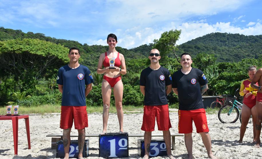 Imagem do 3º Piriathlon de Areia, promovido pelo CEFID-CBMPR em Matinhos. Janeiro de 2024