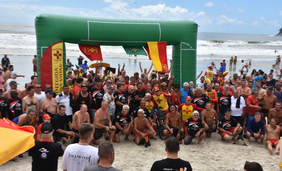 Travessia dos Veteranos do Corpo de Bombeiros Militar do Paraná. Guaratuba. Janeiro de 2024.