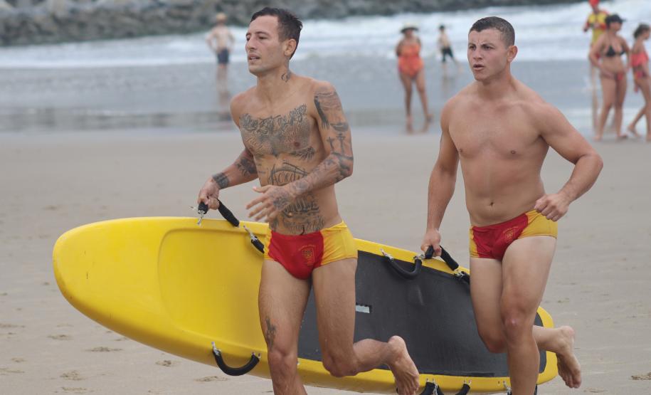 Imagens do primeiro dia de disputa do Troféu Elite 2023/2024, organizado pelo Corpo de Bombeiros Militar do Paraná em Matinhos