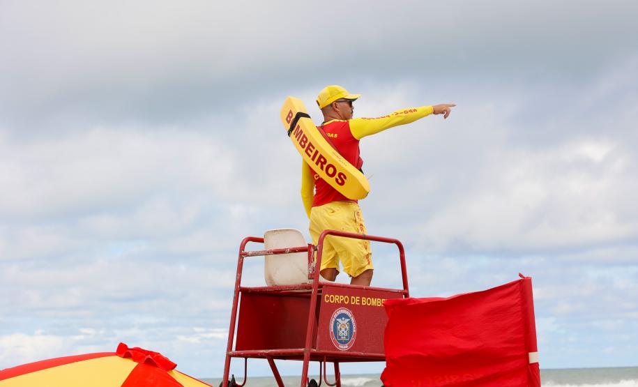 Guarda-Vidas atuando no Litoral do Paraná.