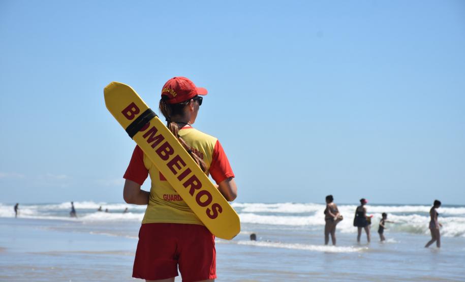 Guarda-Vidas atuando no Litoral do Paraná.