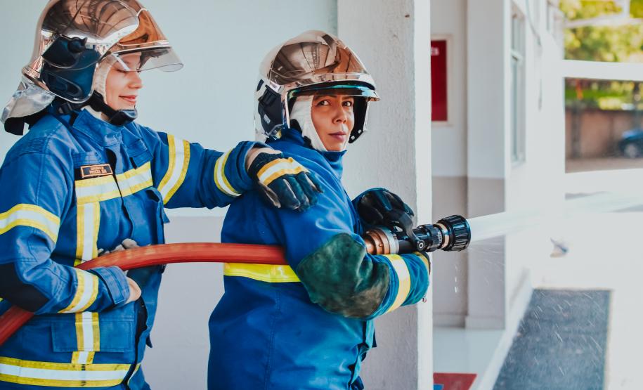 Mulheres em ação no CBMPR