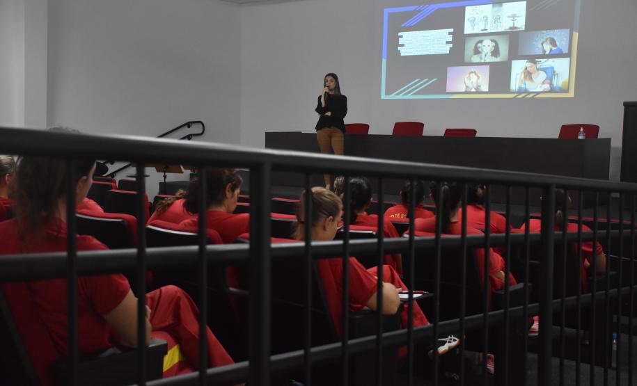 Evento sobre saúde integral realizado pelo CBMPR em 2024 no Dia Internacional da Mulher.