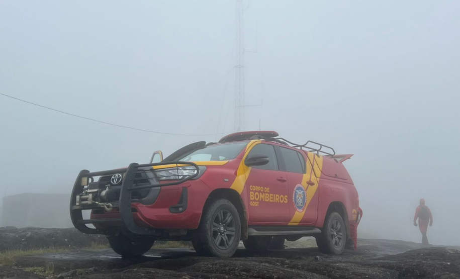 Equipe de busca localiza homem de 62 anos perdido no Morro do Araçatuba.