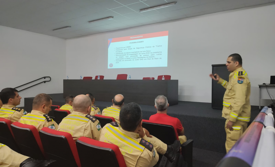 Apresentação do Manual  de Atendimento a Emergência a Pessoas no Espectro Autista, do Major Sinque (CBMPR). Abril 2024.