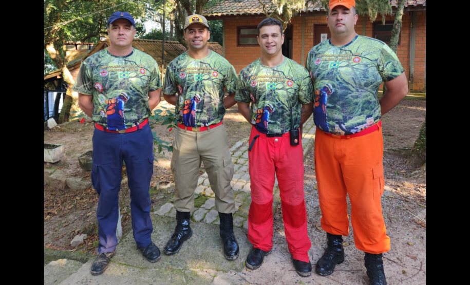 Certificação do Soldado Pereto como avaliador de cães de busca e resgate