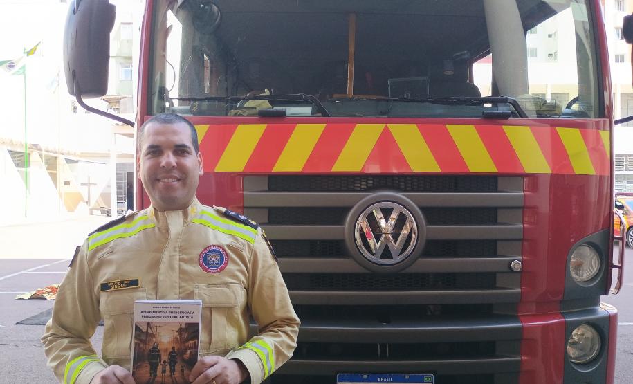 Apresentação do Manual  de Atendimento a Emergência a Pessoas no Espectro Autista, do Major Sinque (CBMPR). Abril 2024.