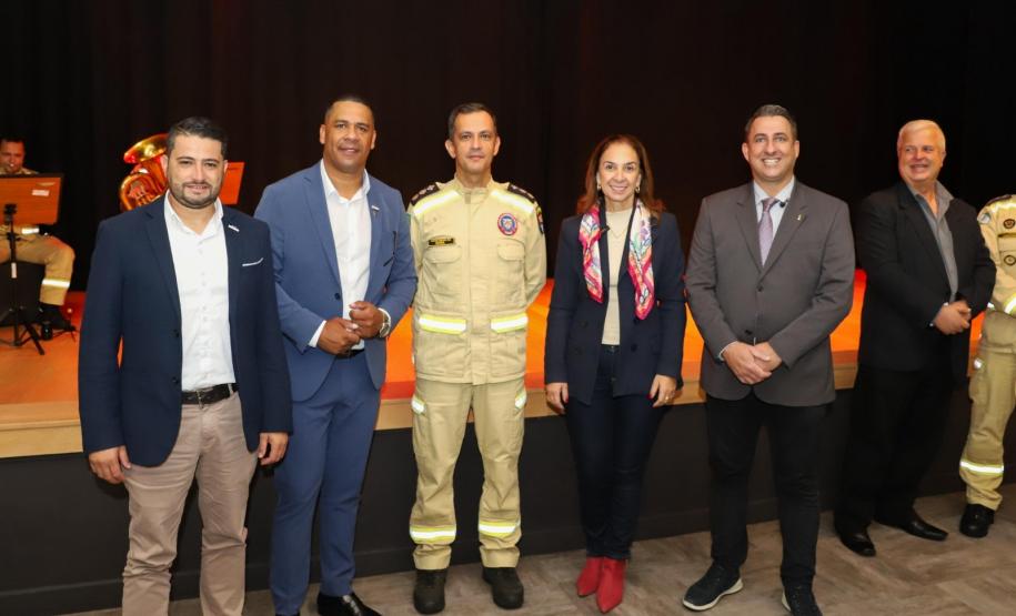 Solenidade de 50 anos do CBMPR em São José dos Pinhais - 6º GB.