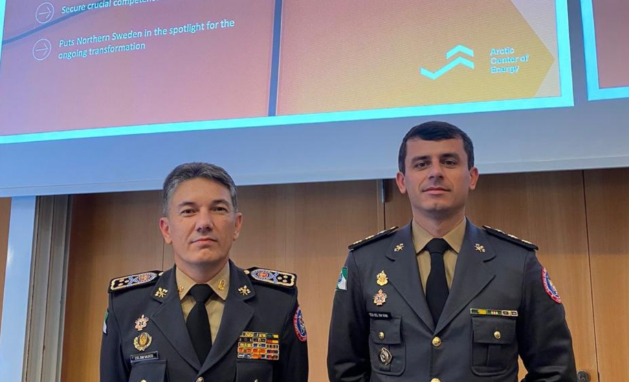 Visita do Corpo de Bombeiros Militar do Paraná à Suécia para analisar a tecnologia de madeira engenheirada.