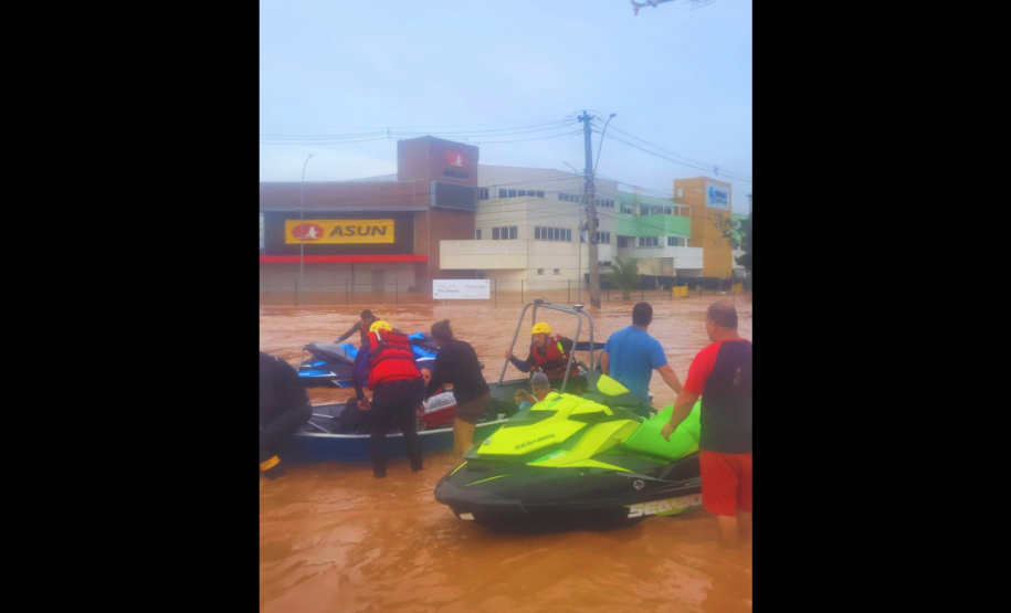 Bombeiros do Paraná em atuação no Rio Grande do Sul. Maio 2024.