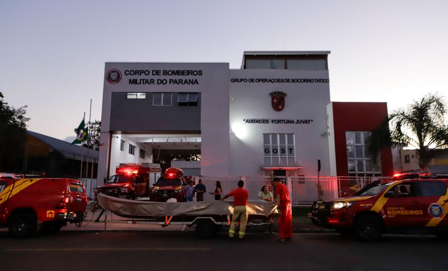 Bombeiros do Paraná vão ajudar nas enchentes no Rio Grande do Sul. Maio de 2024.