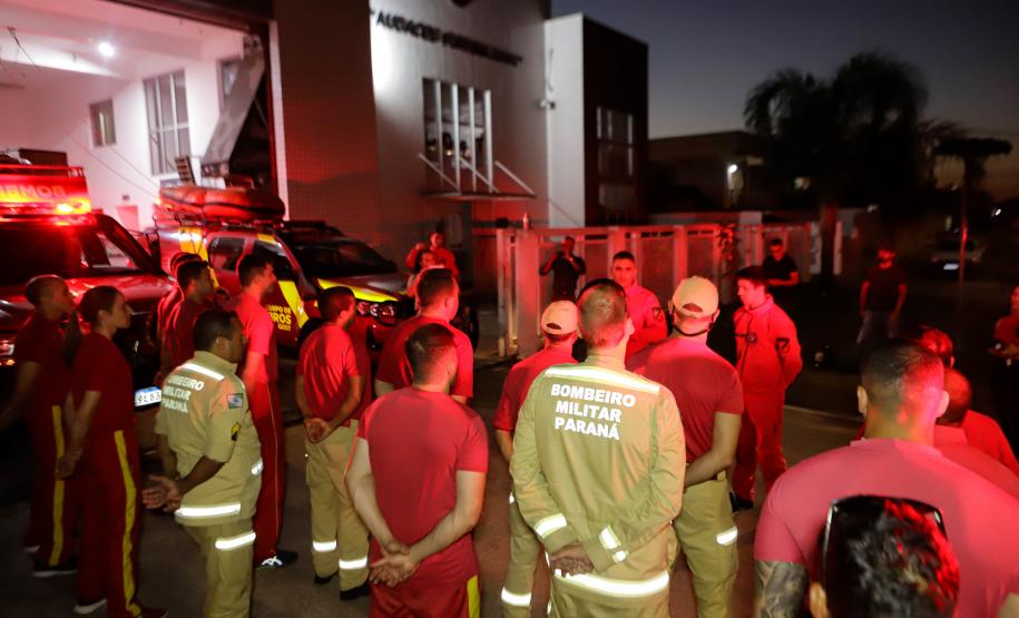 Bombeiros do Paraná vão ajudar nas enchentes no Rio Grande do Sul. Maio de 2024.