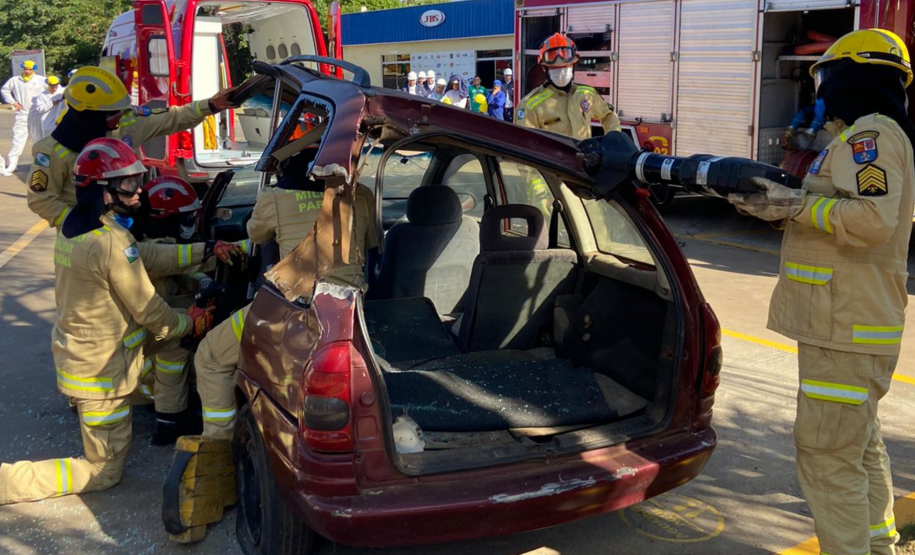 Simulado de atendimento de acidente de trânsito. Maio Amarelo 2024. Jacarezinho.