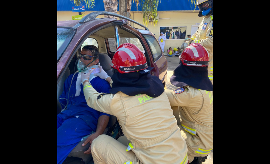 Simulado de atendimento de acidente de trânsito. Maio Amarelo 2024. Jacarezinho.