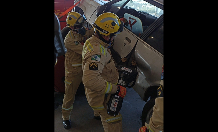 Simulado de atendimento de trânsito em ação do Maio Amarelo. Maio 2024. Pato Branco.