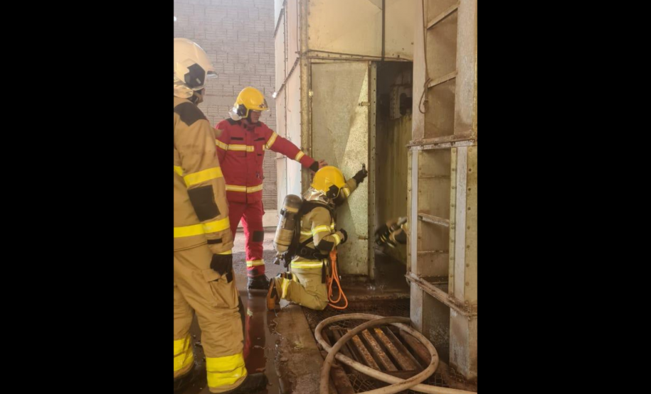 Curso do CBMPR para bombeiros do Acre sobre segurança em silos.