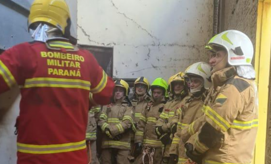 Curso do CBMPR para bombeiros do Acre sobre segurança em silos.