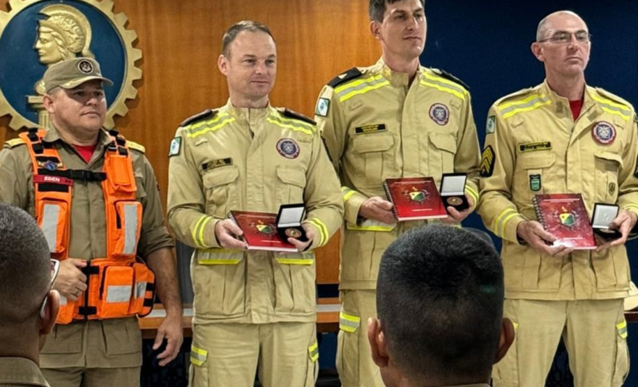 Curso do CBMPR para bombeiros do Acre sobre segurança em silos.