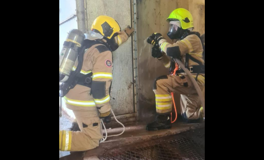 Curso do CBMPR para bombeiros do Acre sobre segurança em silos.