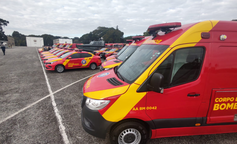 Entrega de viaturas ao CBMPR.