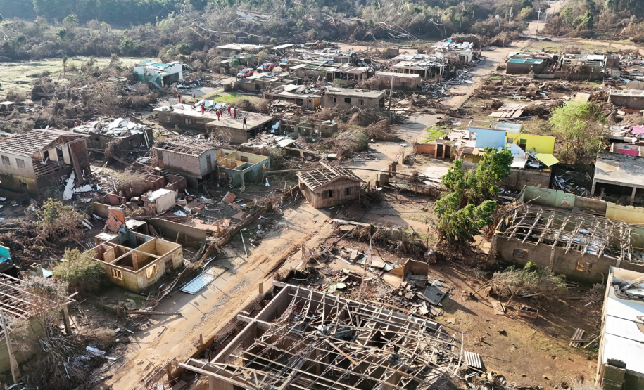 Bombeiros do Paraná em ação no Rio Grande do Sul em 2024.