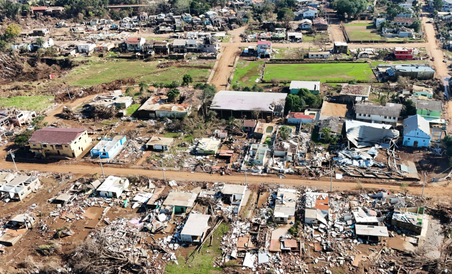 Bombeiros do Paraná em ação no Rio Grande do Sul em 2024.