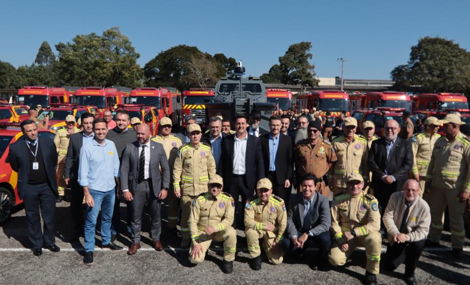 Solenidade de entrega da viaturas para o Corpo de Bombeiros Militar do Paraná (CBMPR).
