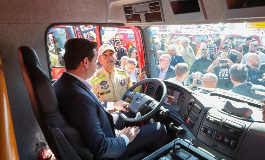 Solenidade de entrega da viaturas para o Corpo de Bombeiros Militar do Paraná (CBMPR).