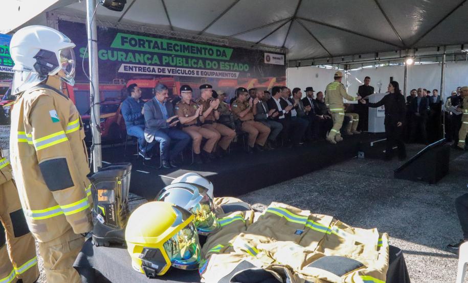 Solenidade de entrega da viaturas para o Corpo de Bombeiros Militar do Paraná (CBMPR).