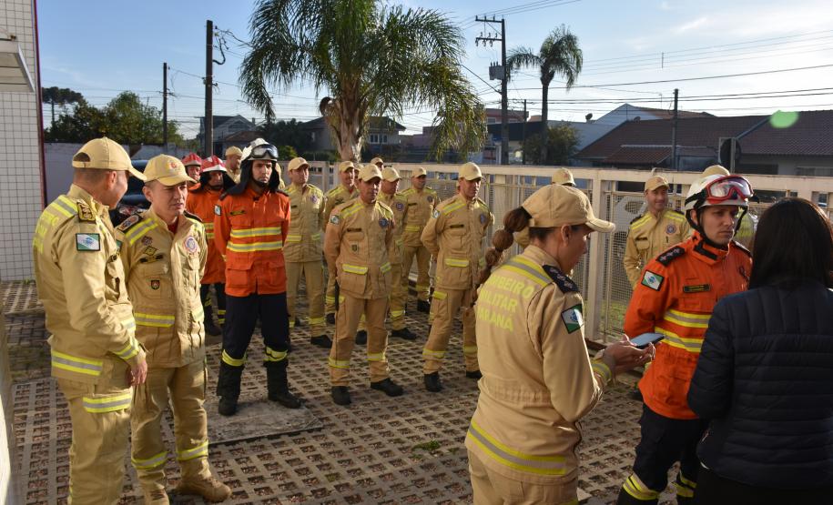 Equipe da Força-Tarefa do CBMPR de saída para combater incêndios no Pantanal.