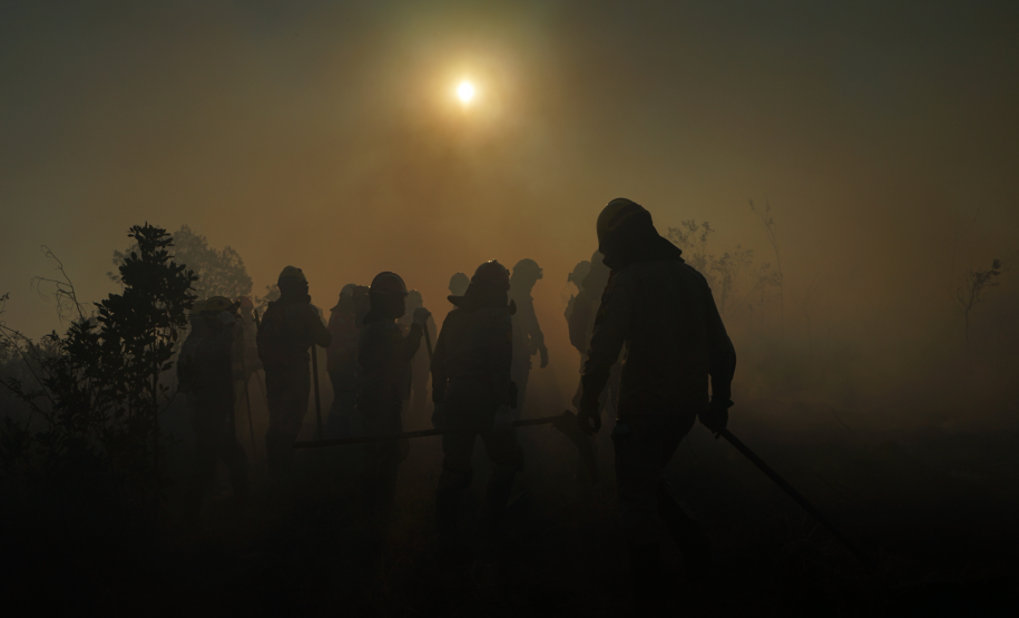Corpo de Bombeiros Militar do Paraná em ação.