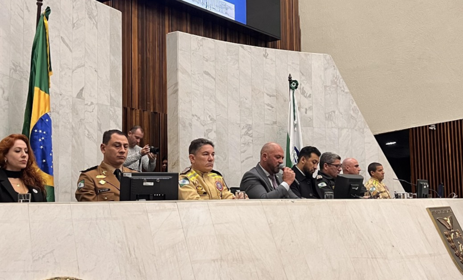 Homenagem da Alep para as forças de segurança que atuaram no Rio Grande do Sul em 2024.