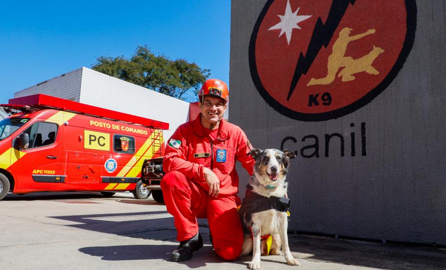 Equipe do GOST, do Corpo de Bombeiros Militar do Paraná.