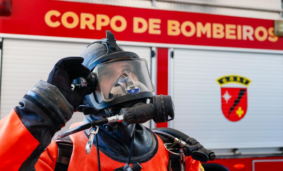 Equipe do GOST, do Corpo de Bombeiros Militar do Paraná.