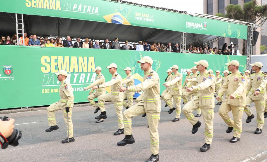 Desfile da Independência em Curitiba, 2024. Passagem do Corpo de Bombeiros Militar do Paraná.