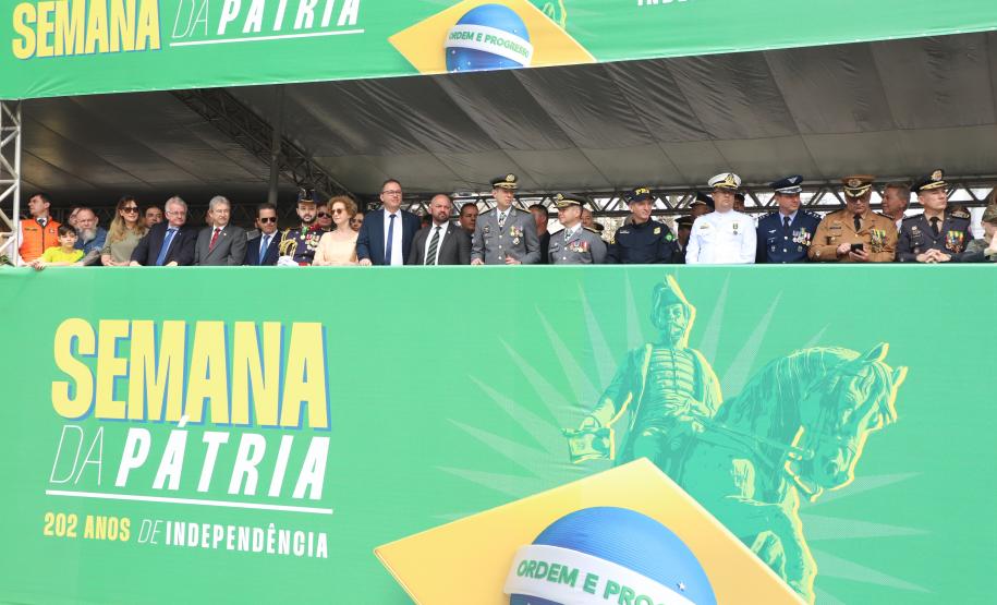 Desfile da Independência em Curitiba, 2024. Passagem do Corpo de Bombeiros Militar do Paraná.
