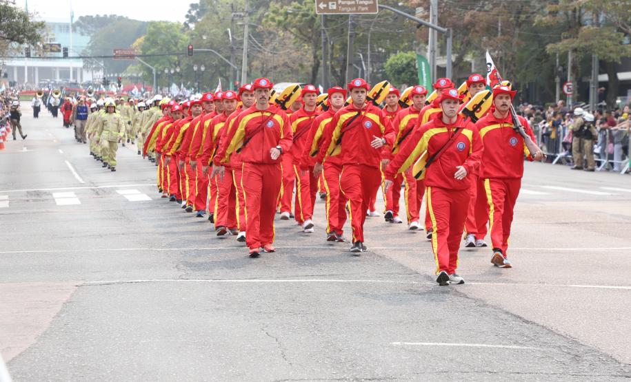 Desfile da Independência em Curitiba, 2024. Passagem do Corpo de Bombeiros Militar do Paraná.