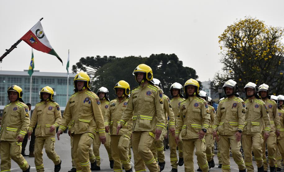 Desfile da Independência em Curitiba, 2024. Passagem do Corpo de Bombeiros Militar do Paraná.