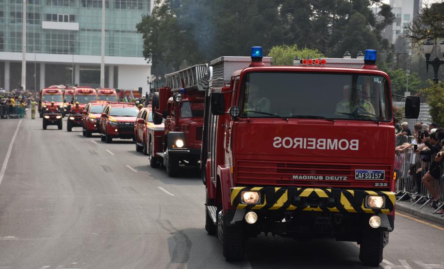 Desfile da Independência em Curitiba, 2024. Passagem do Corpo de Bombeiros Militar do Paraná.