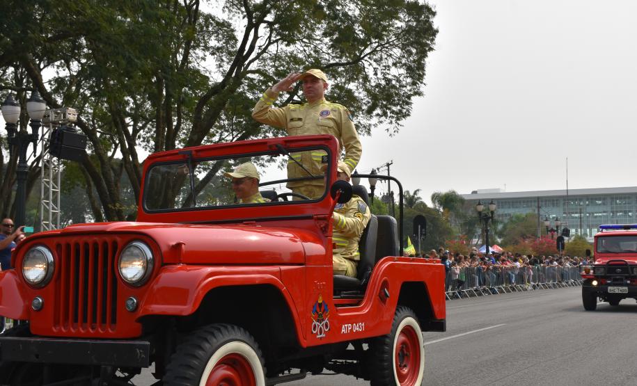 Desfile da Independência em Curitiba, 2024. Passagem do Corpo de Bombeiros Militar do Paraná.