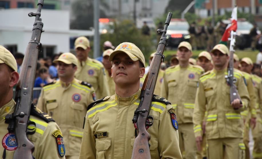Desfile da Independência em Curitiba, 2024. Passagem do Corpo de Bombeiros Militar do Paraná.