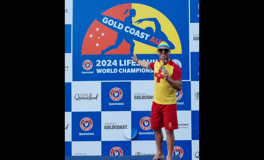 Subtenente Blum, do CBMPR, conquistou medalha de prata no Mundial de Salvamento Aquático, em 2024.