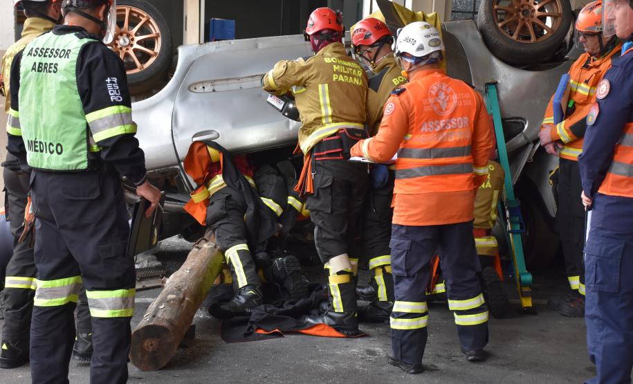 Bombeiros do Paraná vão disputar Mundial de Salvamento Veicular em Portugal.